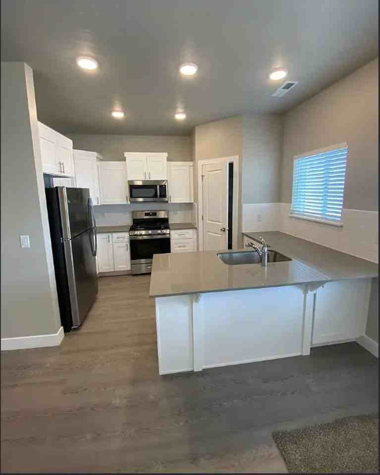 3067 N 175 E - Photo 3 of 22