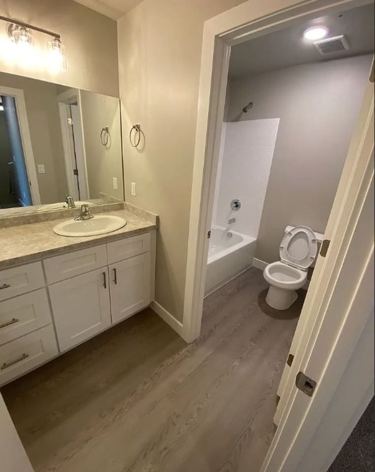 3067 N 175 E - Photo 4 of 22