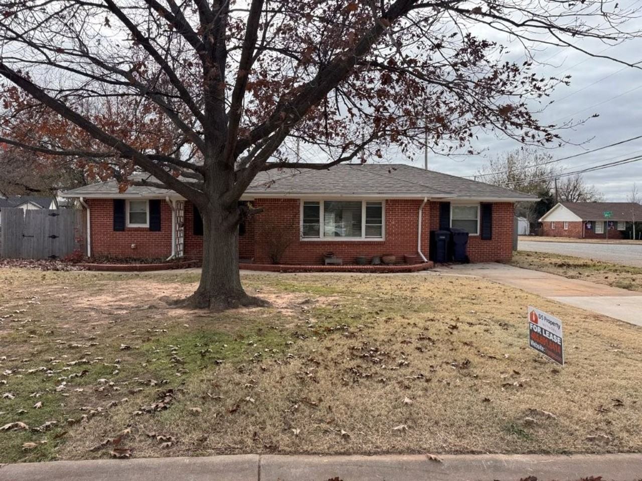 3020 Shirley Ln - Photo 2 of 17