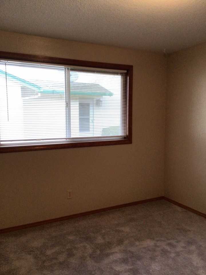 2711 Falk Rd - Photo 7 of 18