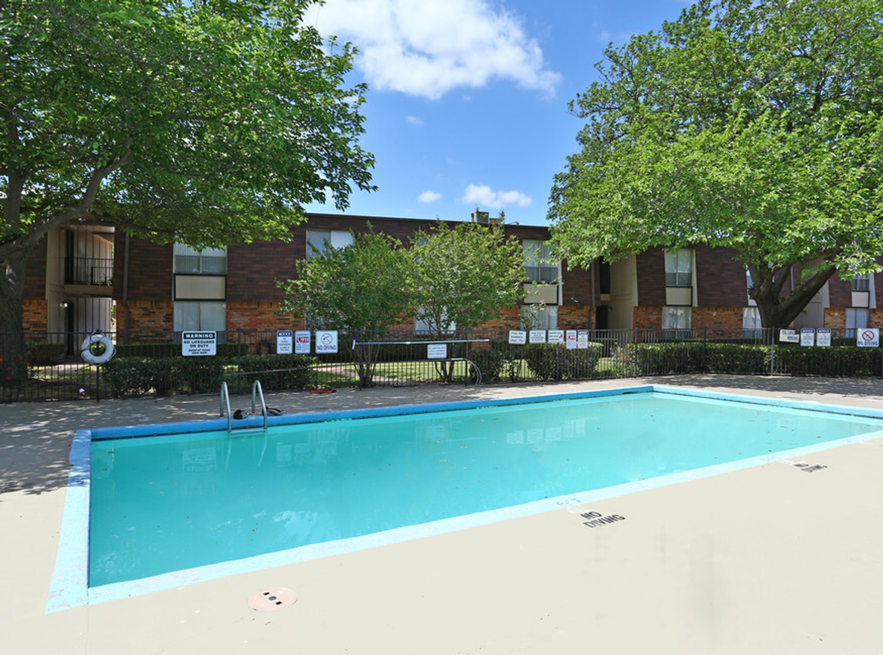 Taft Haus Apartments - Photo 6 of 16