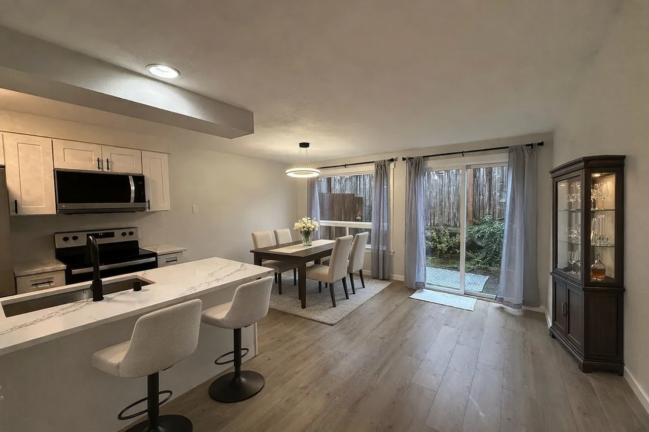 7812 196th St Sw #B4 - Photo 3 of 12