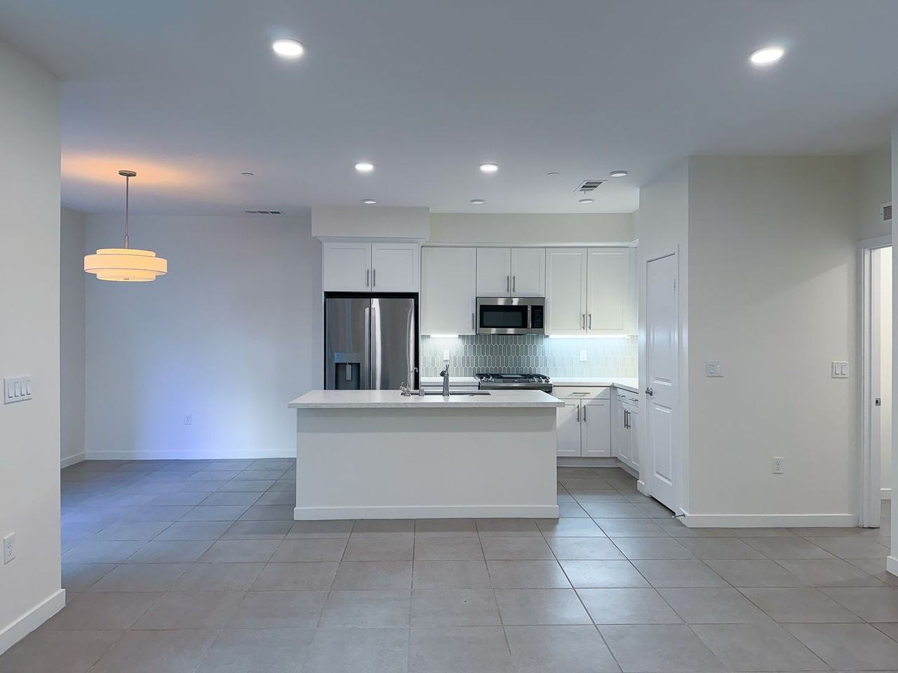 1568 E Thompson Blvd - Photo 3 of 44