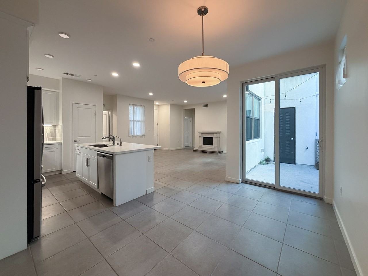 1568 E Thompson Blvd - Photo 5 of 44