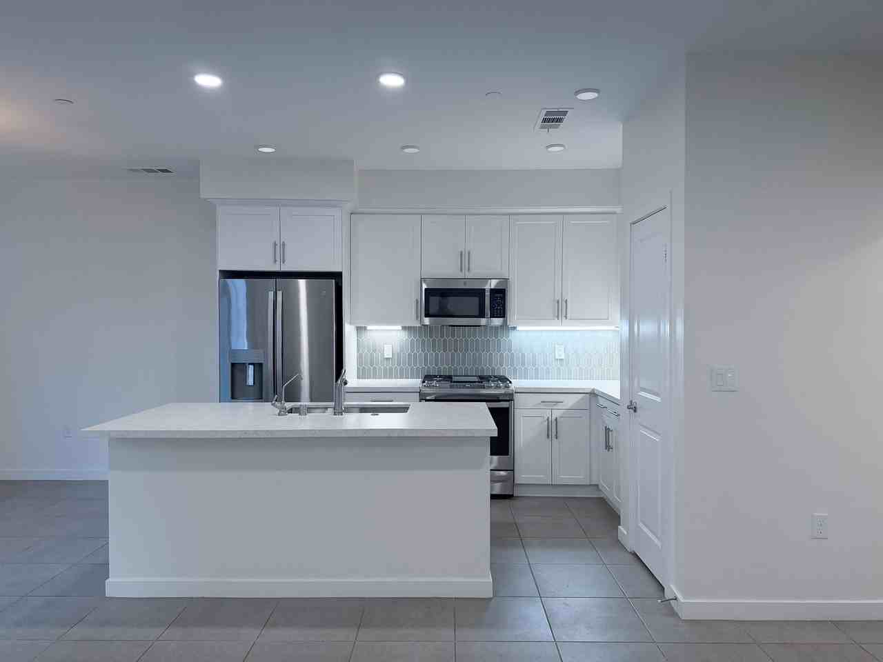 1568 E Thompson Blvd - Photo 6 of 44