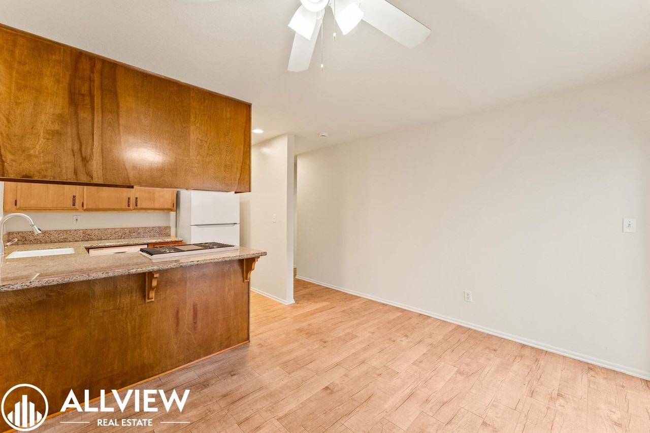 16731 Bartlett Ln - Photo 7 of 20