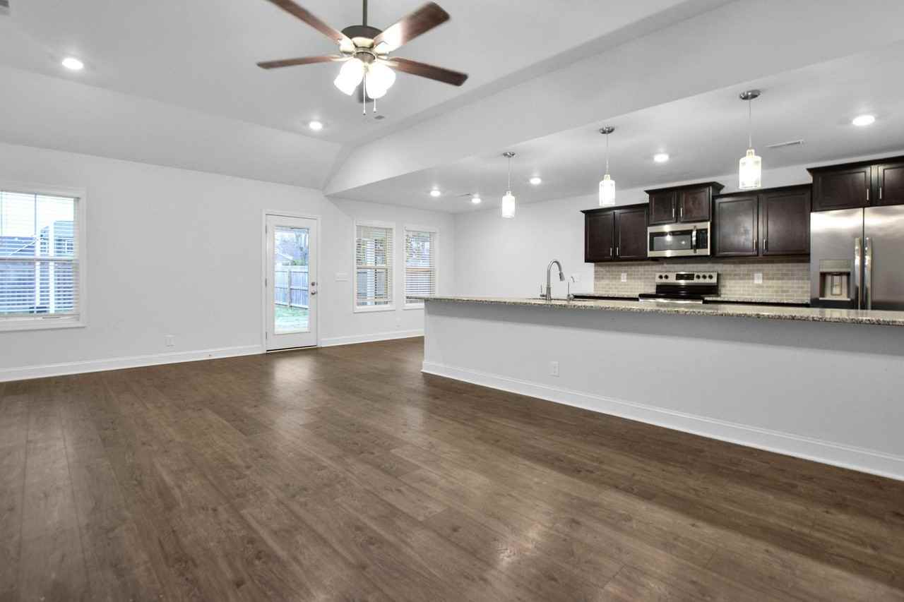 208 Clark Rd - Photo 2 of 18