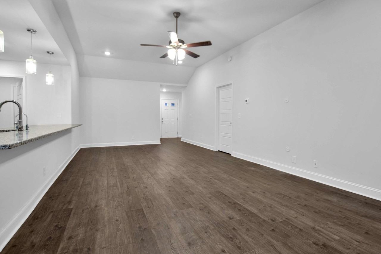 208 Clark Rd - Photo 3 of 18