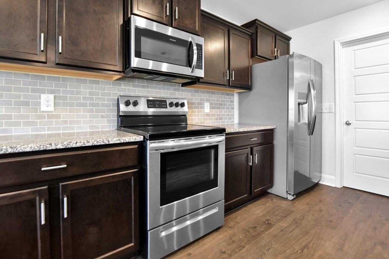 208 Clark Rd - Photo 7 of 18