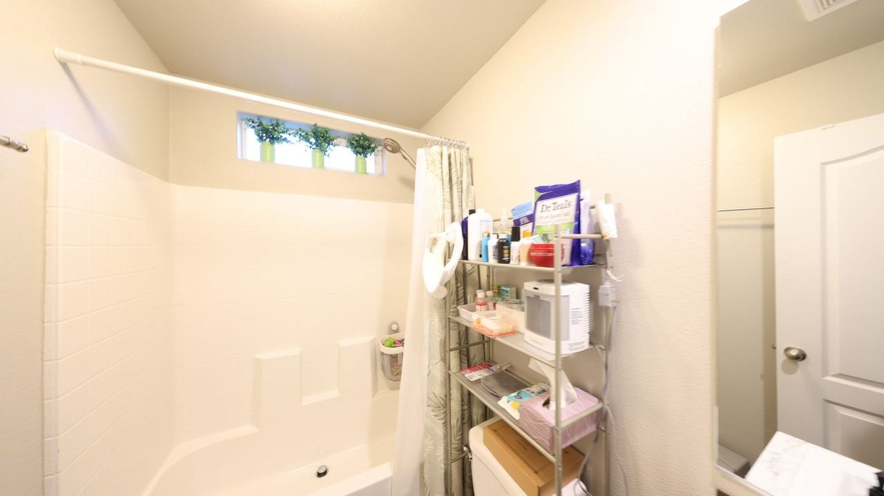 926 Donald Ave - Photo 7 of 9