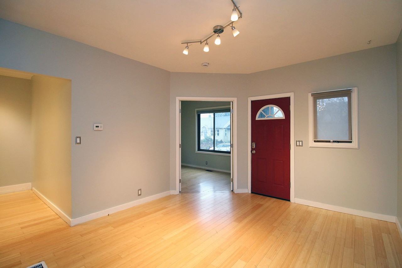 4823 Ne 13th Ave - Photo 5 of 25