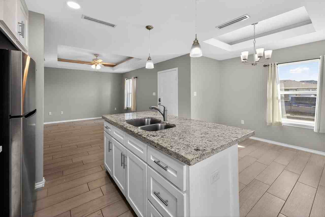 340 Uva Ln - Photo 7 of 26