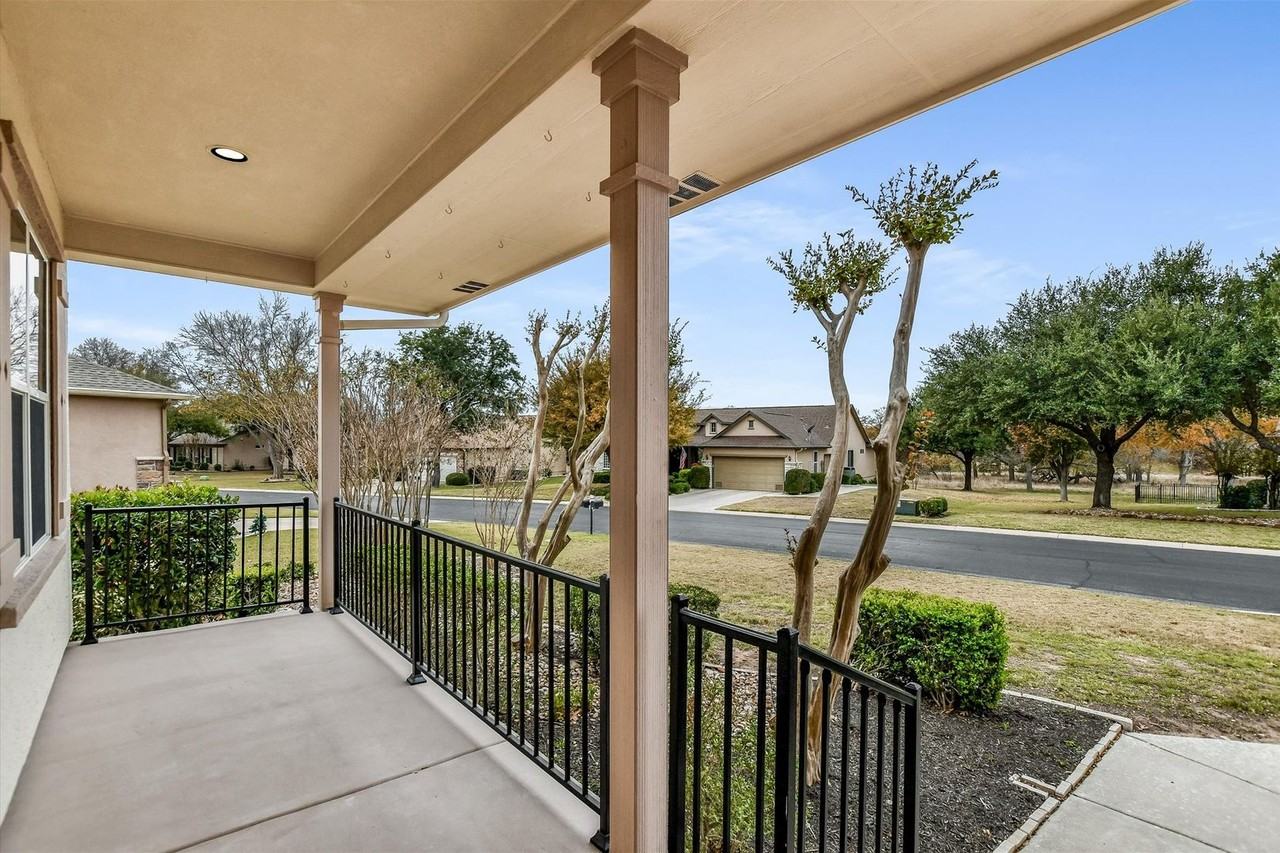 405 Dawson Trl - Photo 3 of 31