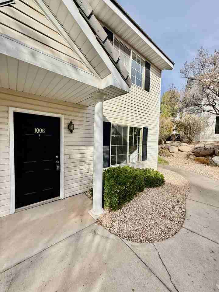 1735 W 540 N - Photo 2 of 25