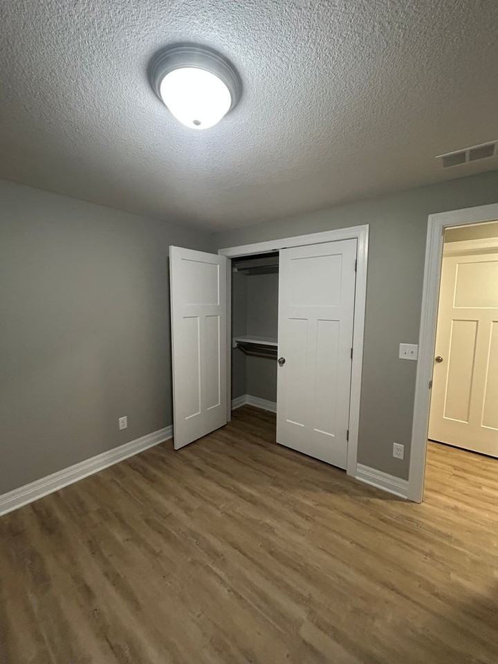 1124 Sontag Ct - Photo 2 of 26