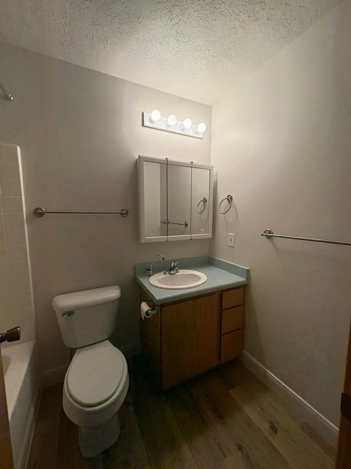 Zion View Apartments - Photo 4 of 19