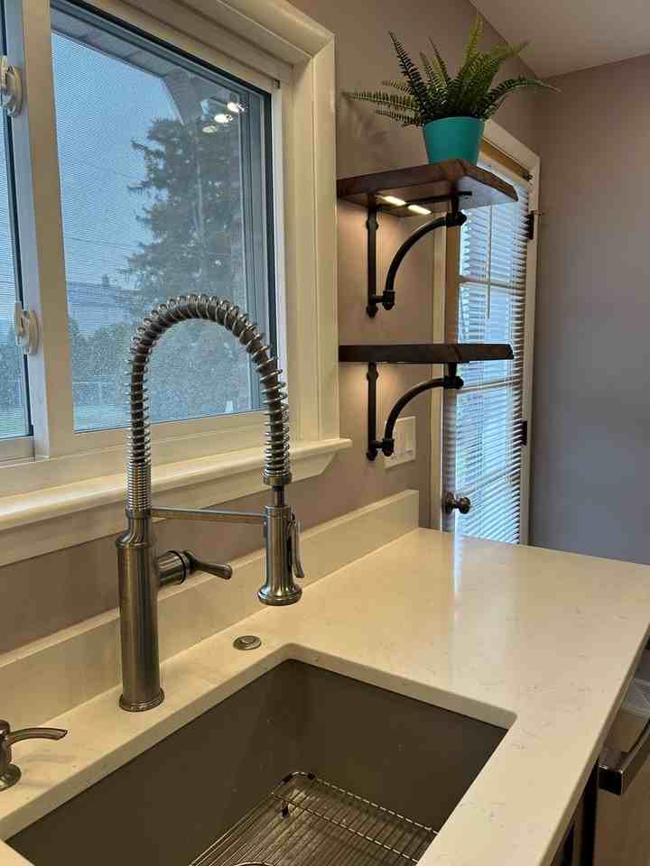 1589 Fruitland Ave - Photo 3 of 50