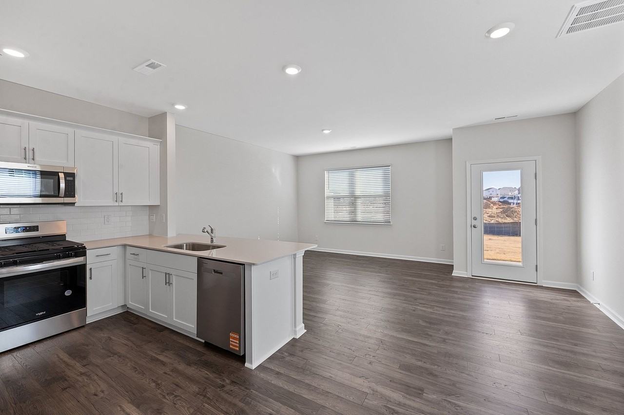 414 Belgian Red Way - Photo 6 of 38