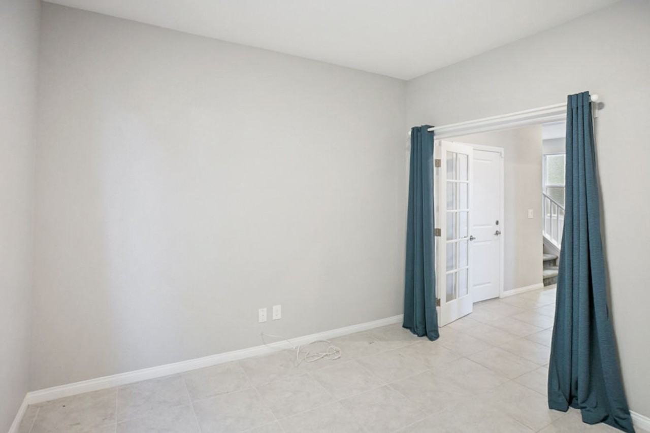 8036 Foxfield Springs St - Photo 7 of 43