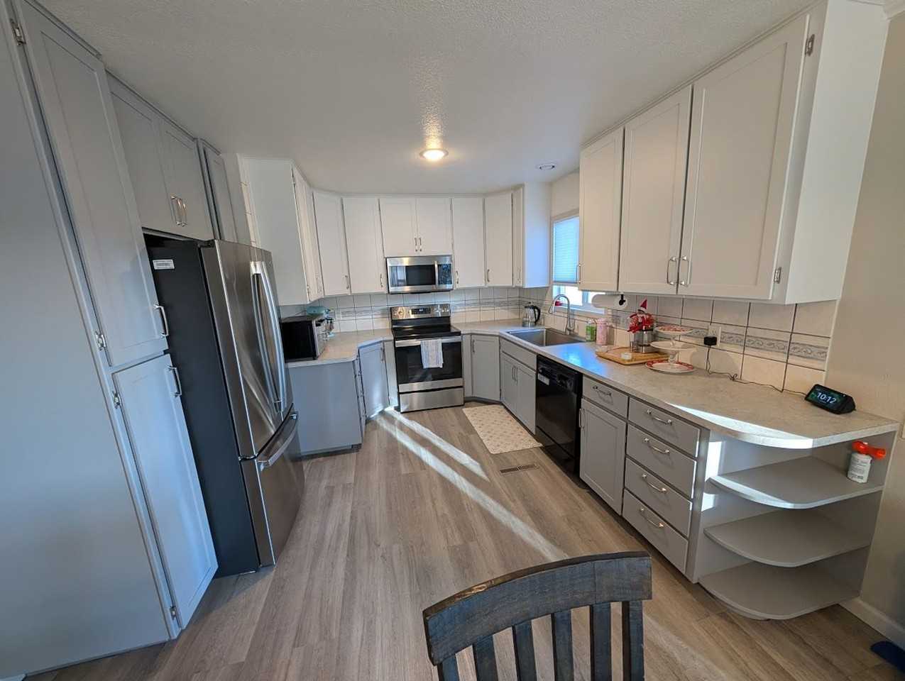 913 29th St - Photo 5 of 11