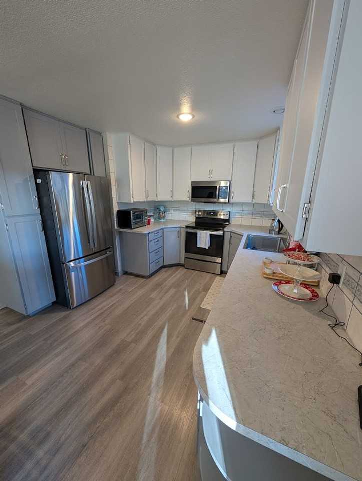 913 29th St - Photo 6 of 11