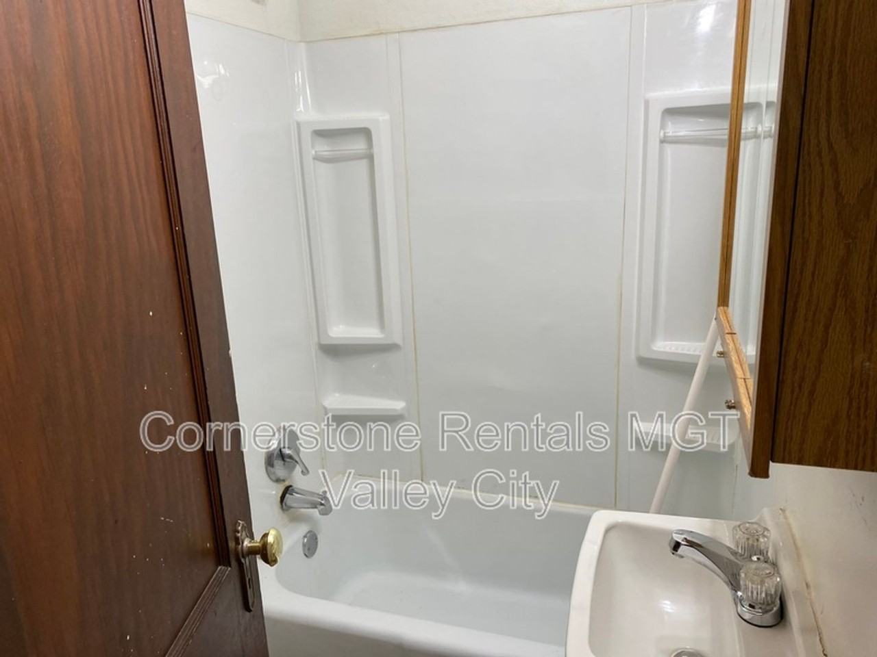 264 College St SE - Photo 7 of 26