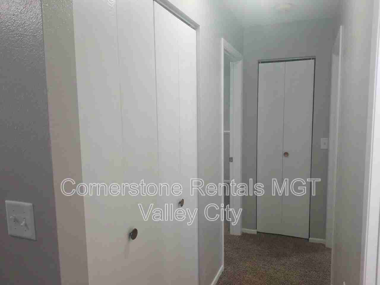 806 11th St Nw - Photo 4 of 6