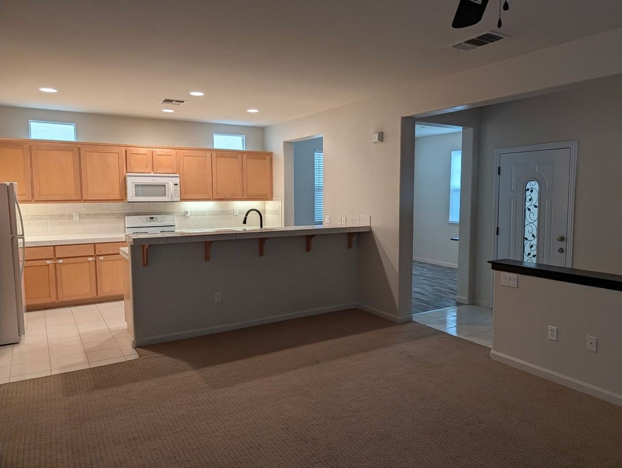 1613 Centennial Dr - Photo 5 of 12