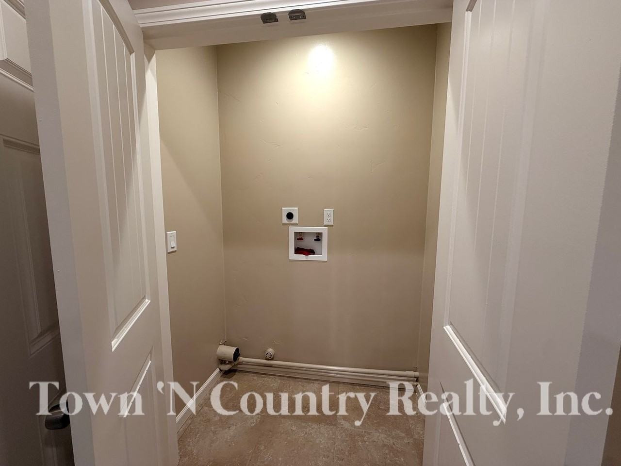 613 Archer St #B - Photo 5 of 11