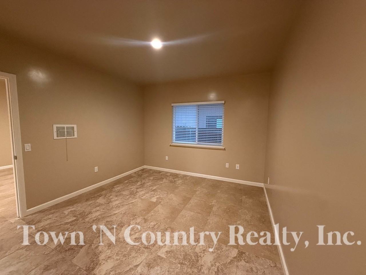 613 Archer St #B - Photo 6 of 11