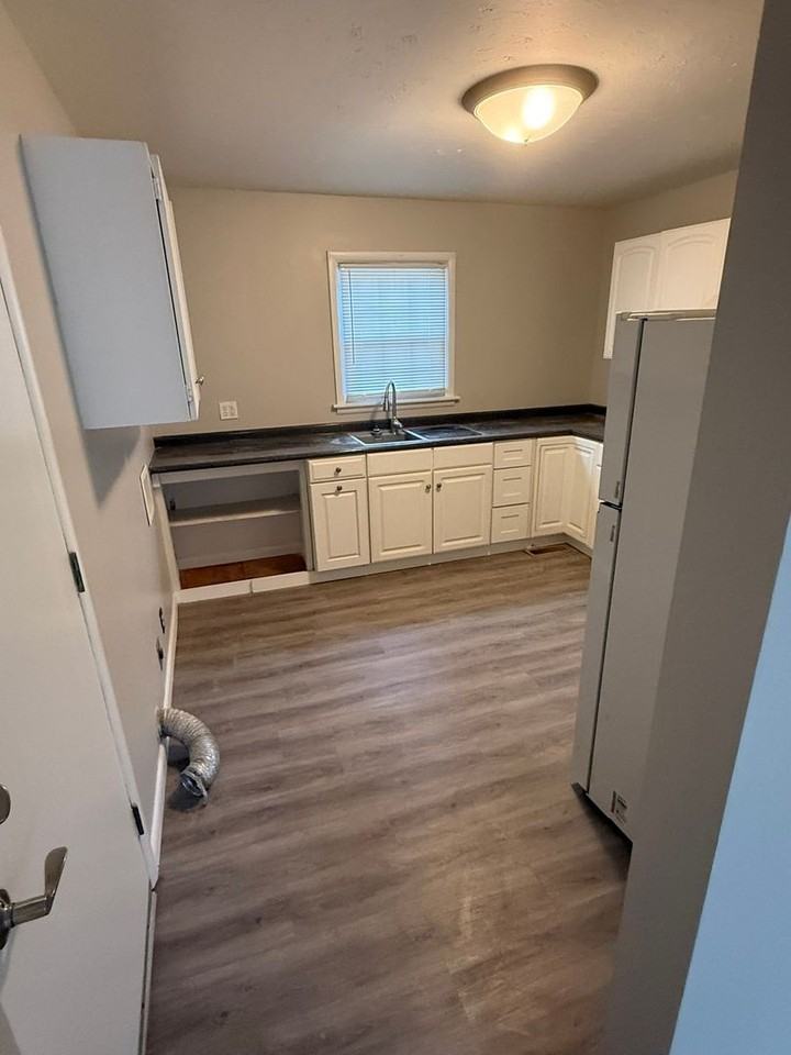 1708 Lenland Ave - Photo 4 of 12