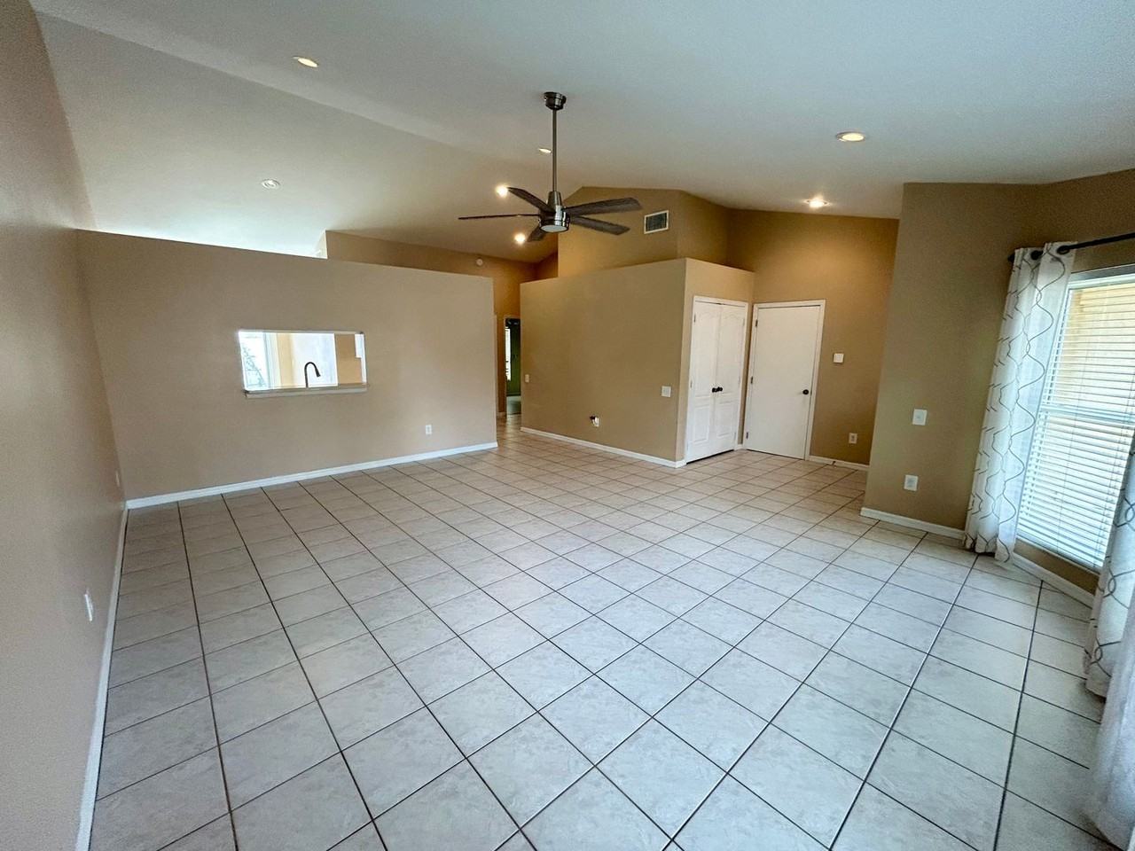 929 Beresford Way - Photo 6 of 19