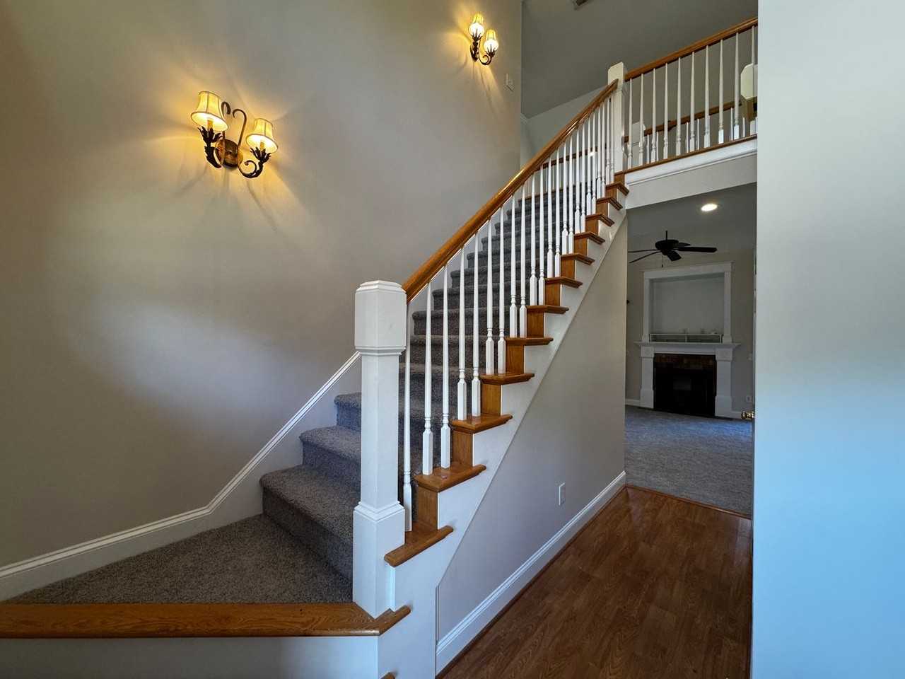 181 New Hampshire Ct - Photo 2 of 27