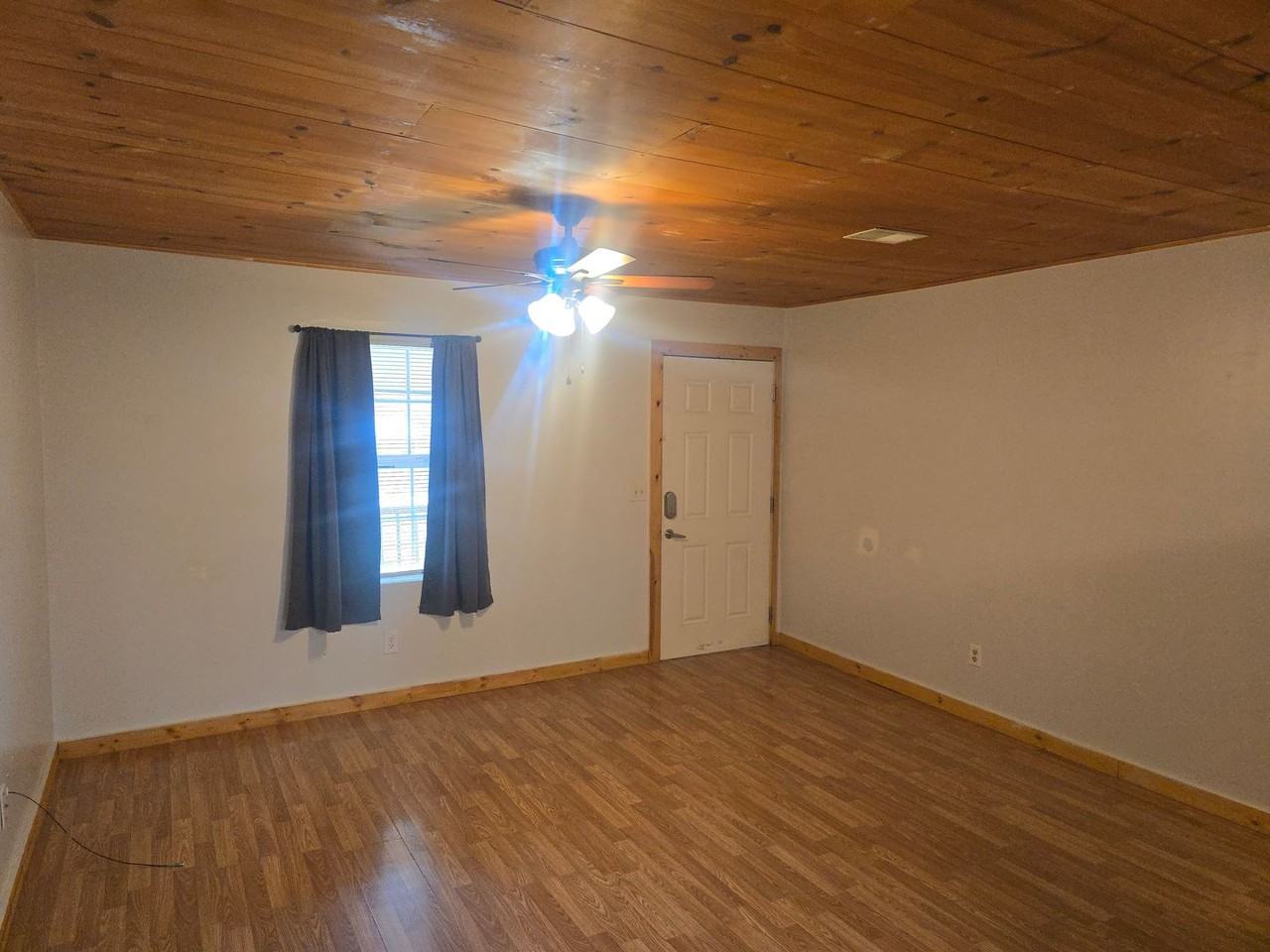 15705 Hallmark Ln - Photo 3 of 16