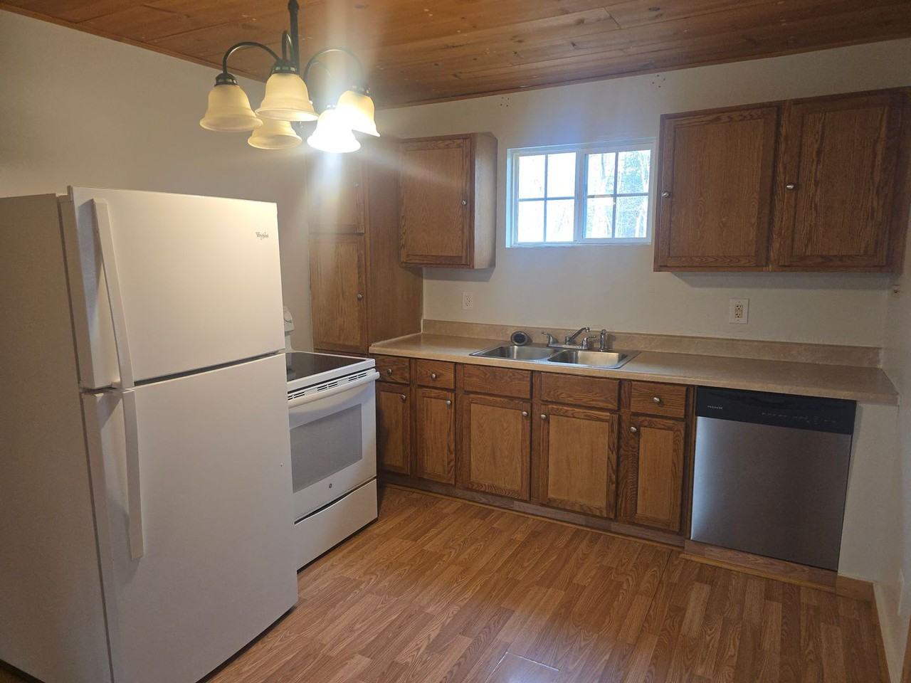 15705 Hallmark Ln - Photo 5 of 16