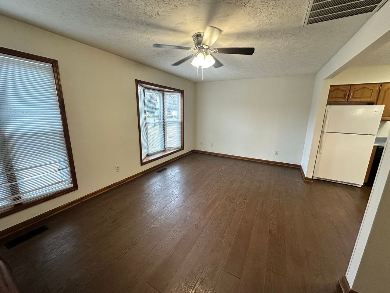 1904 Sherri Ln - Photo 4 of 13