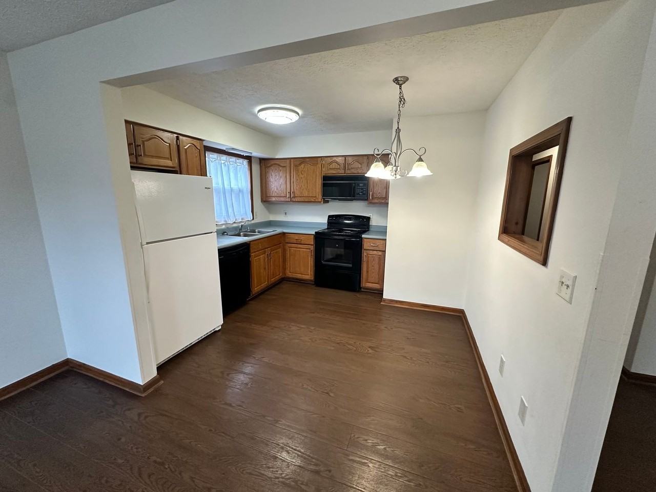 1904 Sherri Ln - Photo 5 of 13