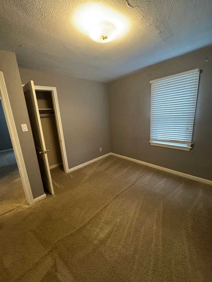 307 Ridgeway Ave - Photo 5 of 10