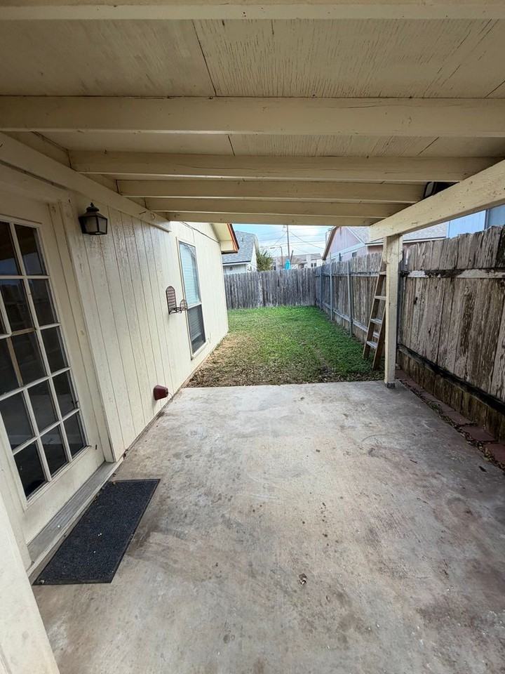 306 Tamara Dr - Photo 3 of 19