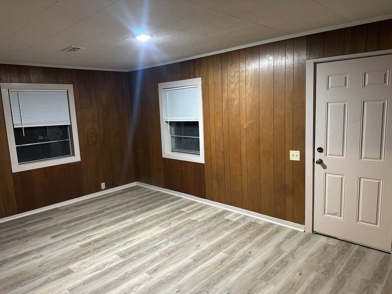 1611 Sisco Ave - Photo 2 of 15