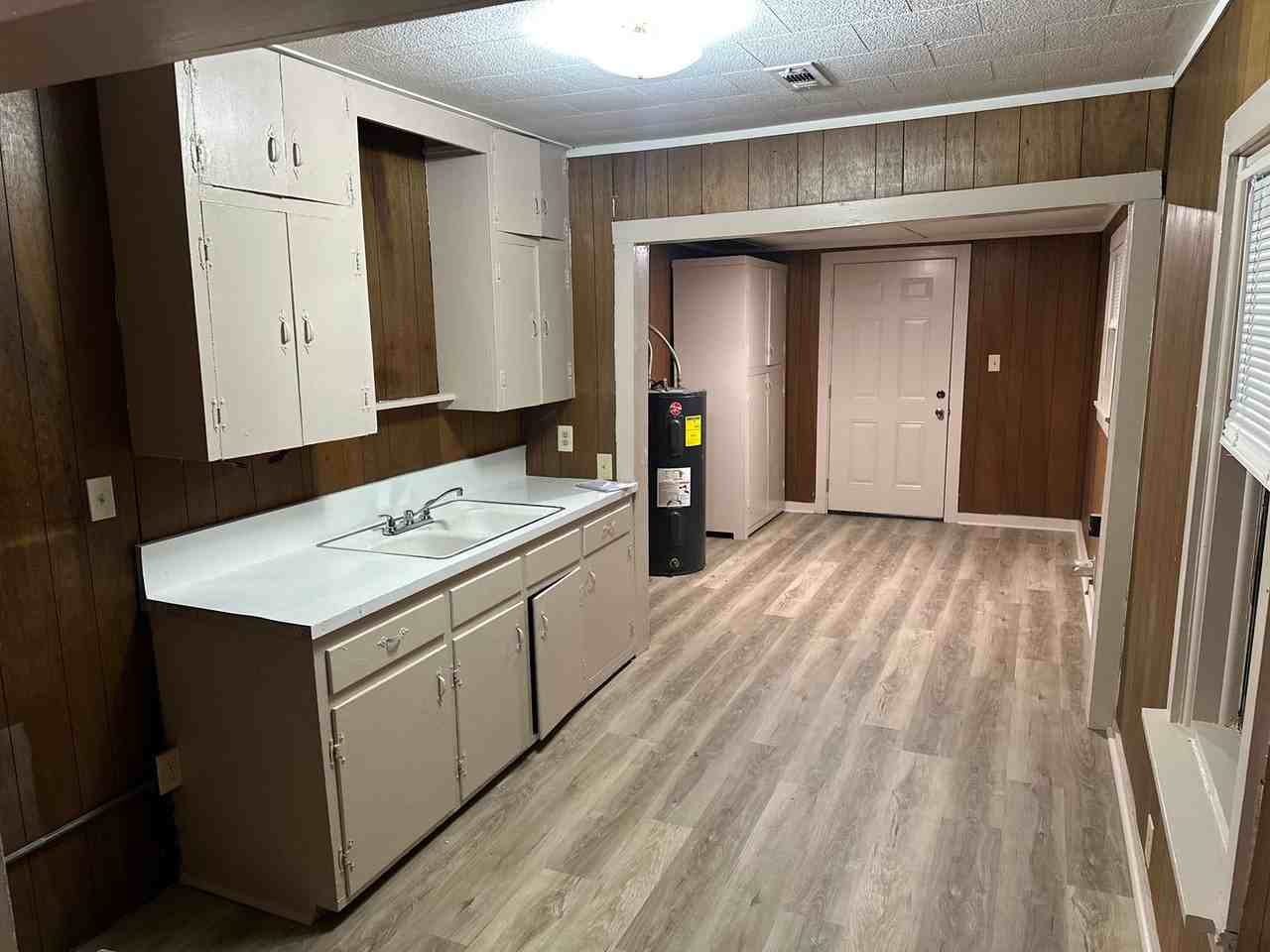 1611 Sisco Ave - Photo 4 of 15