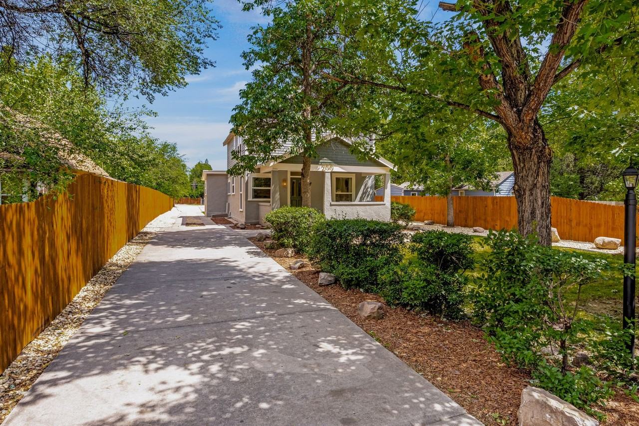 200 W Cheyenne Rd #A - Photo 3 of 24