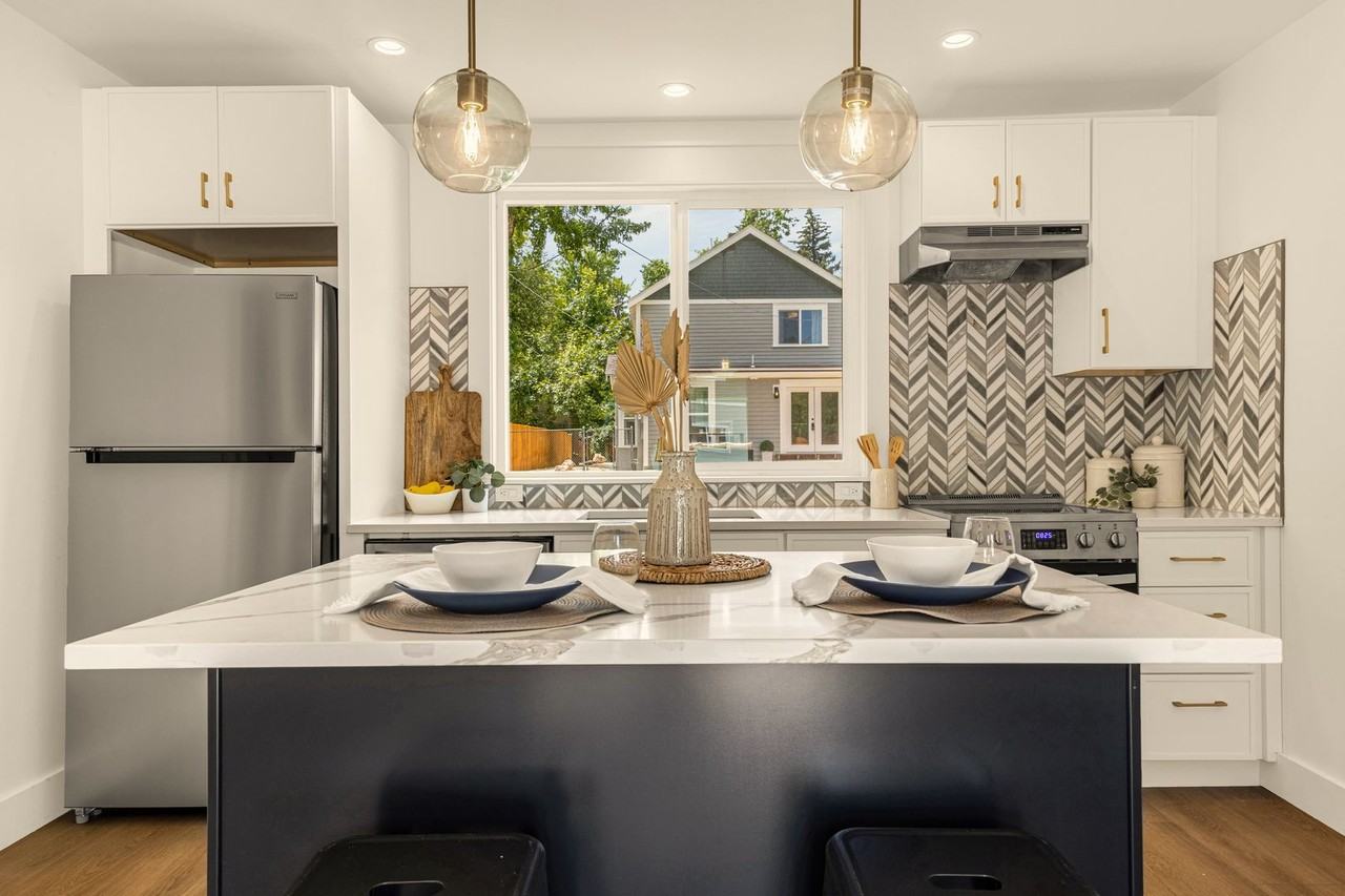 200 W Cheyenne Rd #B - Photo 2 of 9