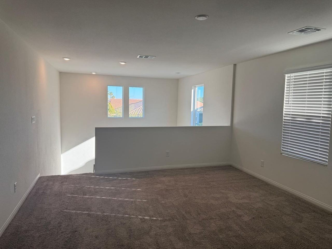 5961 Bruselas St - Photo 7 of 16