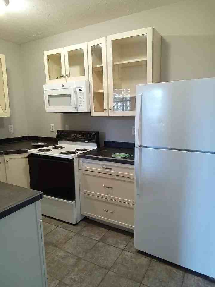 1423 Pierce St - Photo 5 of 17