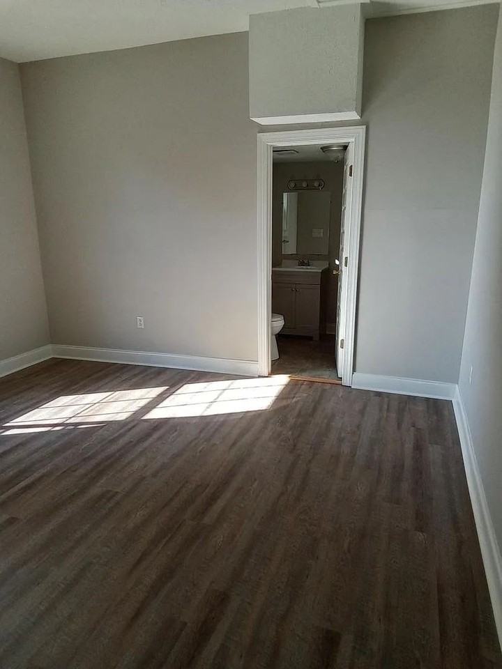 1423 Pierce St - Photo 7 of 17