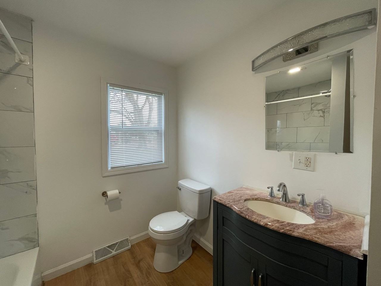 130 Scott St - Photo 6 of 12