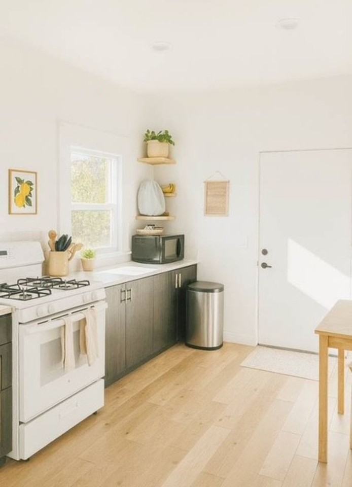 1128 Peach St - Photo 3 of 6