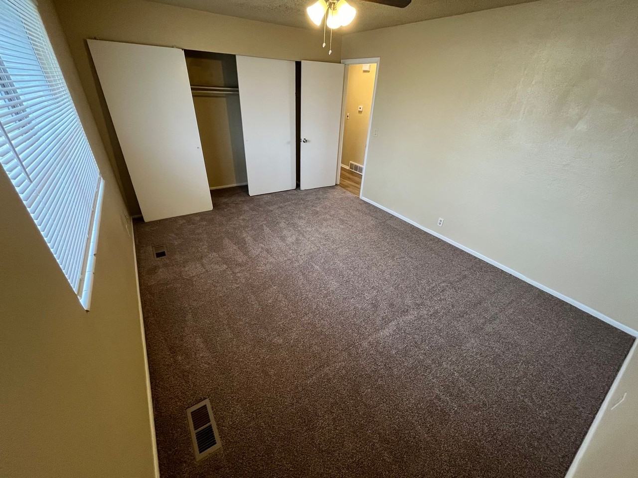 4071 W Sun Dr - Photo 6 of 14