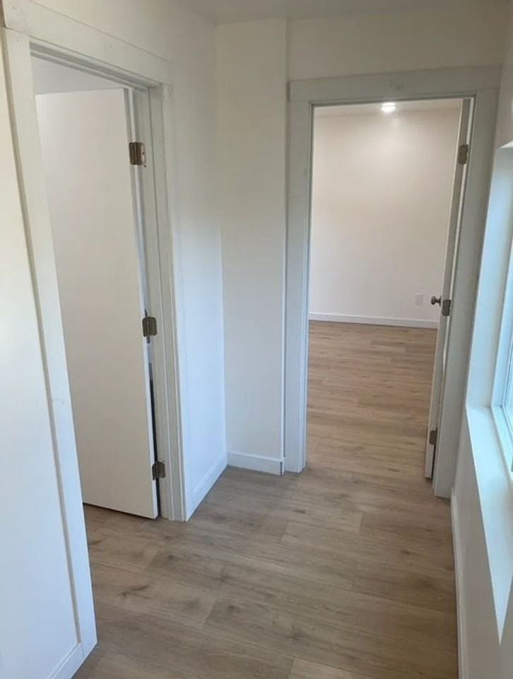 1495 Sydney St - Photo 6 of 8